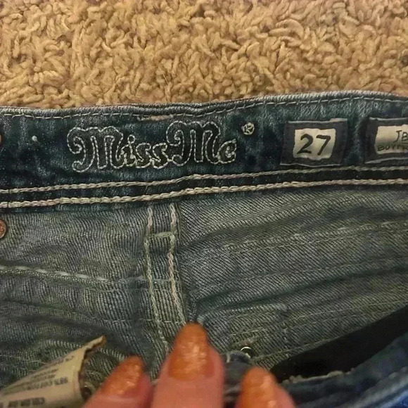NWOT- Miss me Bermuda boyfriend shorts- dark wash- waist size 27”. - Picture 2 of 8